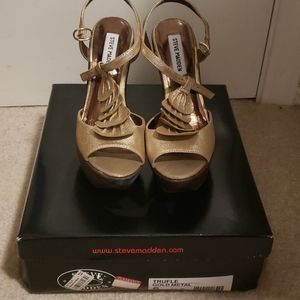 NWT! Steve Madden "Trufle" platform heels 6